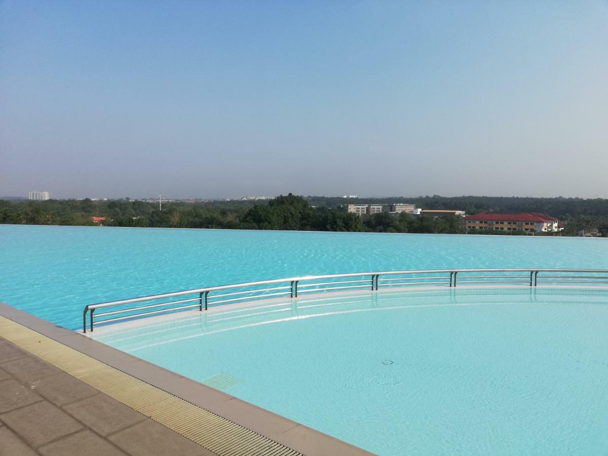 The Raffles Suites Johor Bahru Exteriér fotografie